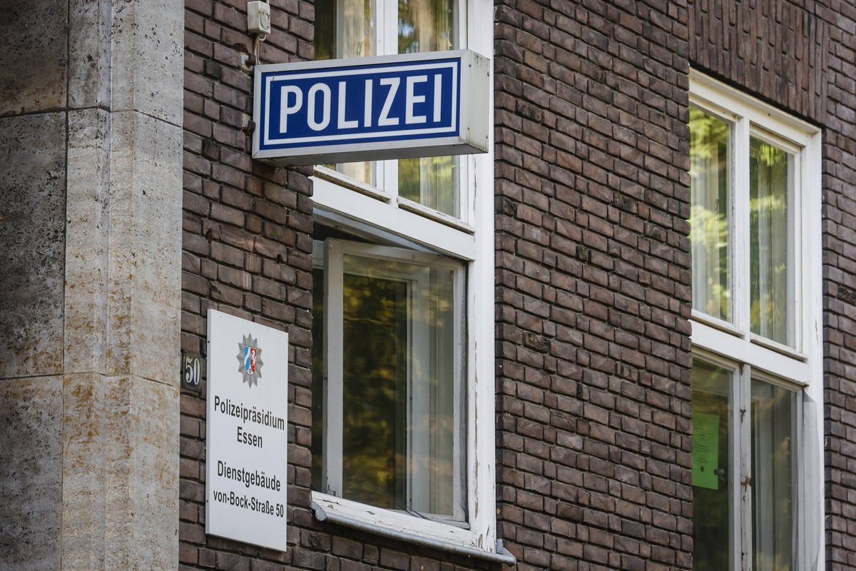 Muelheim an der Ruhr, Ruhrgebiet, Nordrhein-Westfalen, Deutschland - Rechtsextreme Chatgruppe bei Essener Polizei, die allermeisten Beteiligten sollen irgendwann mal in derselben Dienstgruppe in der z ...