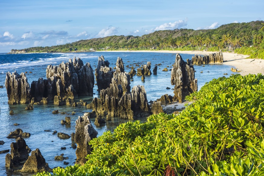 Nauru s Rocky Coastline; Nauru PUBLICATIONxINxGERxSUIxAUTxONLY Copyright: DavidxKirkland 12257680