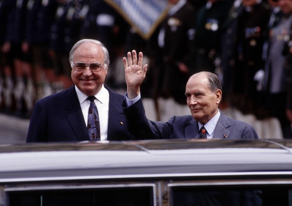 Galten als Inbegriff der deutsch-französischen Freundschaft, wohl auch aufgrund des Respekts für die Schwächen des anderen: Altkanzler Helmut Kohl (l.) und Frankreichs Staatspräsident François Mitterrand.
