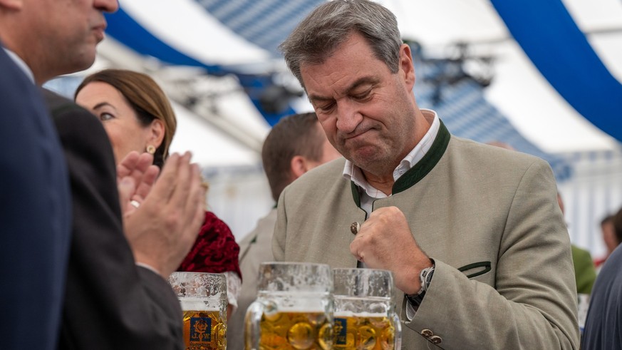dpatopbilder - 02.09.2023, Bayern, München: Ministerpräsident Markus Söder (CSU) besucht das Aubinger Herbstfest. In der Affäre um ein altes antisemitisches Flugblatt hat Bayerns Vize-Regierungschef A ...