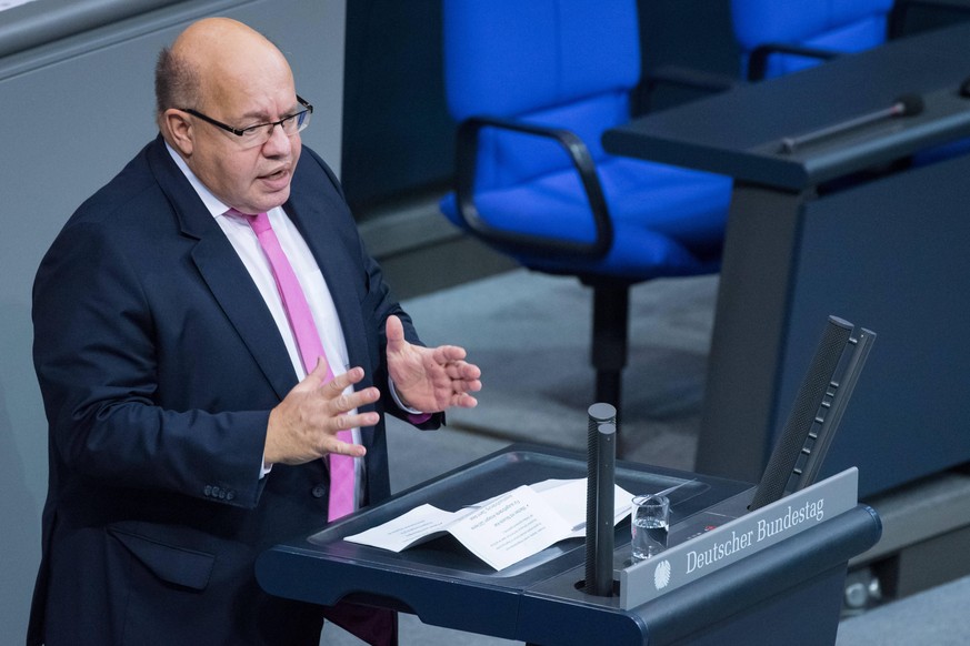 Berlin, Plenarsitzung im Bundestag Deutschland, Berlin - 30.10.2020: Im Bild ist Peter Altmaier Bundesminister f