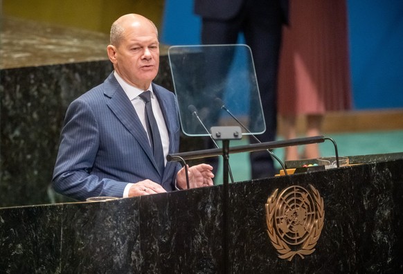 22.09.2024, USA, New York: Bundeskanzler Olaf Scholz (SPD), spricht beim UN-Zukunftsgipfel vor Beginn der 79. Generaldebatte der UN-Vollversammlung teil. Bei dem Gipfel sollen Staats- und Regierungsch ...