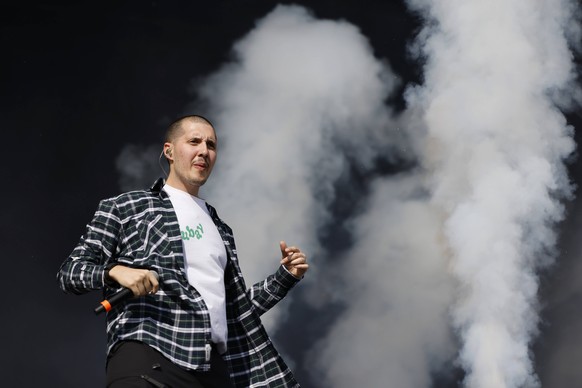 Rapper RIN bei Rock am Ring 2022. Knapp 90.000 Besucher bejubeln in diesem Jahr die Auftritte von etwa 70 Bands. Rock am Ring ist ein von Marek Lieberberg gegründetes Musikfestival, das traditionell a ...