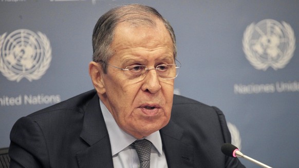 24.09.2022, USA, New York: Sergej Lawrow, Außenminister von Russland, spricht am Rande der 77. Sitzung der Generalversammlung der Vereinten Nationen im UN-Hauptquartier bei einem Pressebriefing. Foto: ...