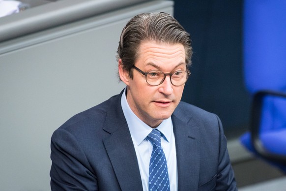 Berlin, Plenarsitzung im Bundestag Andreas Scheuer Bundesminister f�r Verkehr und digitale Infrastruktur, CSU w�hrend der Sitzung des deutschen Bundestags am 29.01.2021. Berlin Bundestag Berlin Deutsc ...