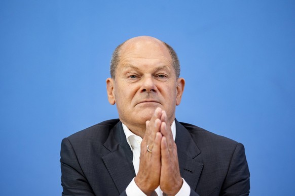 News Bilder des Tages Bundeskanzler Olaf Scholz waehred der Sommerpressekonferenz in der Bundespressekonferenz in Berlin am 11. August 2022. Sommerpressekonferenz des Bundeskanzlers *** Chancellor Ola ...