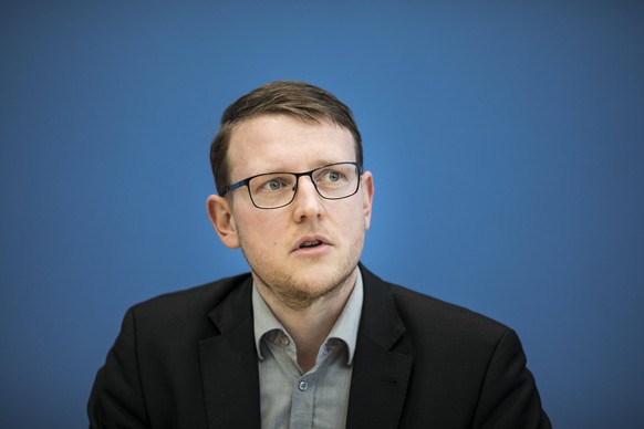 Dr. Matthias Quent, Rechtsterrorismus-Experte und Direktor des Instituts fuer Demokratie und Zivilgesellschaft in Jena, aufgenommen im Rahmen einer Bundespressekonferenz zum Thema Jahresstatistik zum  ...