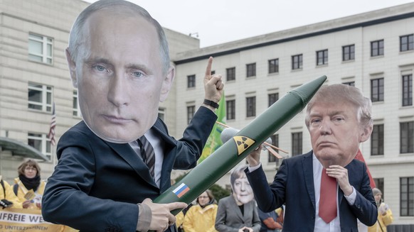 Februar 2019: Demonstration vor der Botschaft der USA in Berlin gegen die bevorstehende Auflösung des INF-Abrüstungsabkommens zwischen Russland und den USA. 