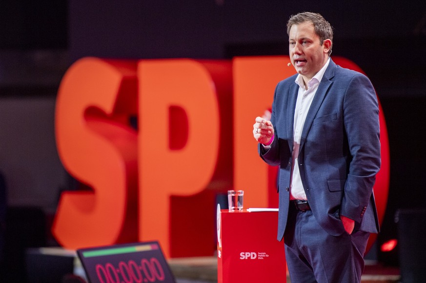 05.11.2022, Berlin: Lars Klingbeil, SPD-Bundesvorsitzender, spricht bei der Er