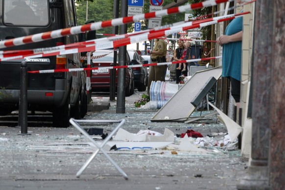 Bilder von Tatort des Nagelbombenanschlags in der Keupstrasse in Koeln am 09.06.2004. | Verwendung weltweit