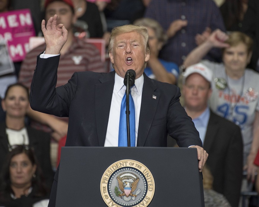 219633 Jason L Nelson/AdMedia/Starface 2017-07-25 OH Youngstown Etats-Unis 25 July 2017 - Youngstown, Ohio - President Donald Trump hosts his Make America Great Again Rally at the Covelli Centre. Pho ...