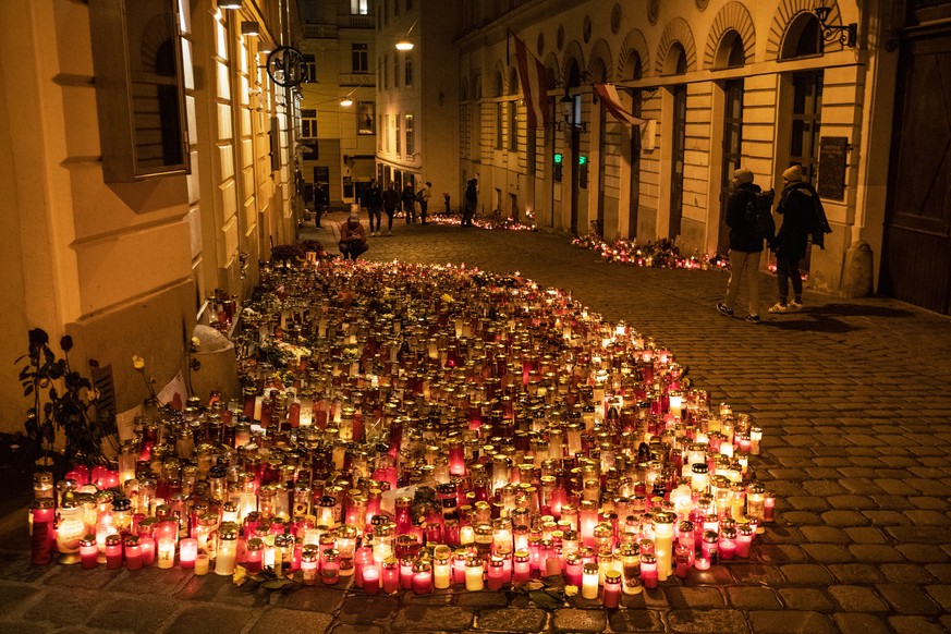 Kerzen für die Opfer des Terroranschlags in Wien am 2. November.