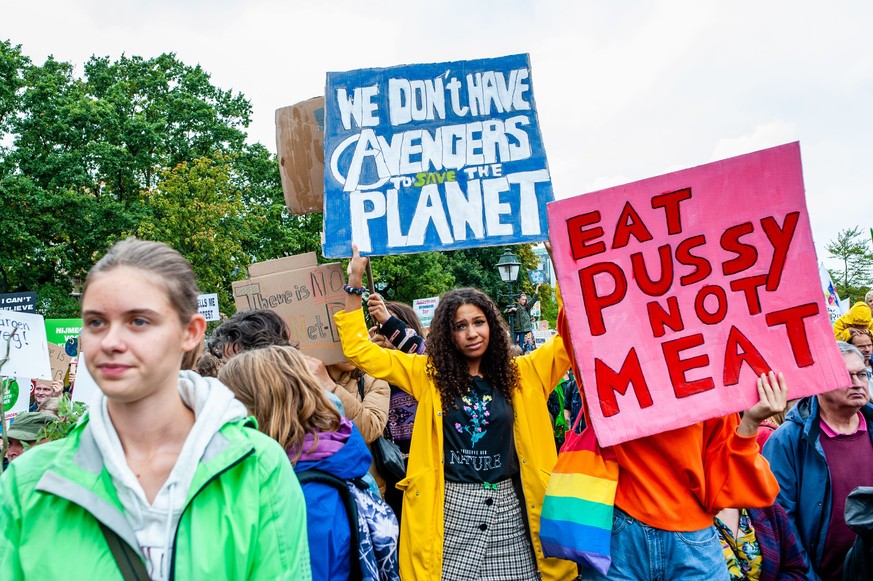 Die Jugend ist politische engagiert und weltoffen, oder?