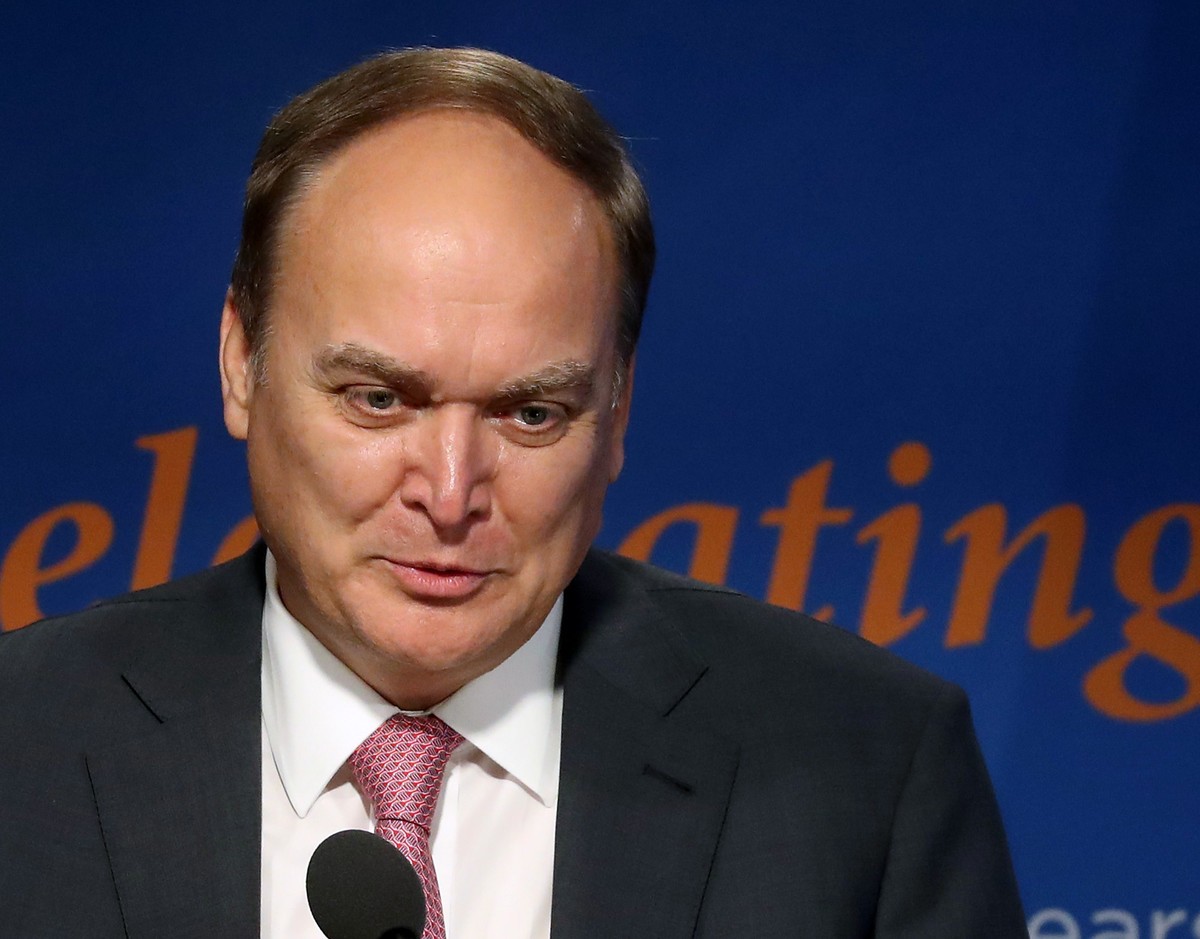 WASHINGTON, DC - NOVEMBER 18: Russian Ambassador to the United States Anatoly Antonov speaks during a discussion about the legacy of Anatoly Dobrynin at the Woodrow Wilson Institute on November 18, 20 ...
