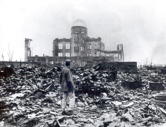 The devastation of the Japanese city of Hiroshima after the dropping of a nuclear bomb on 06.08.1945, which brought about the end of the Second World War. This picture was issued to mark the 50th Anni ...