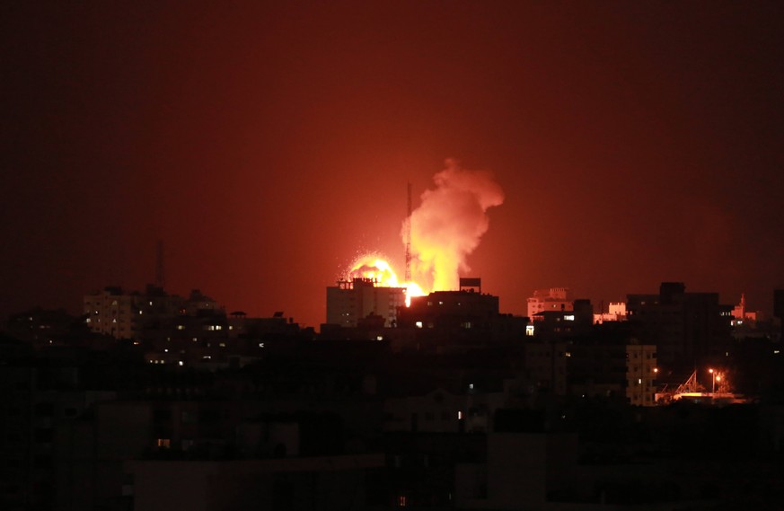 Eines der Feuer im Gaza-Streifen.
