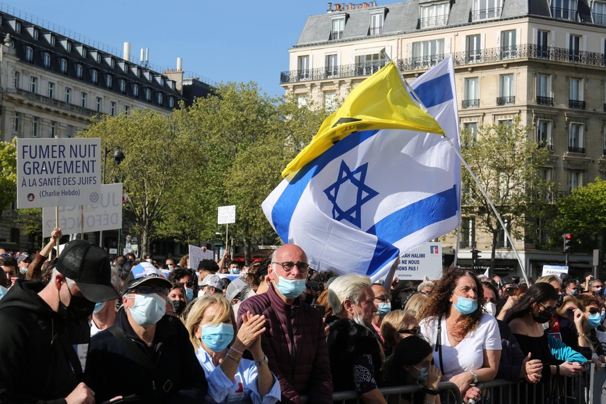 Manifestation en hommage a Sarah Halimi Place du Trocadero CELEBRITIES: hommage a Sarah Halimi - Paris - 25/04/2021 JonathanRebboah/Panoramic PUBLICATIONxNOTxINxFRAxITAxBEL PESRK24022012