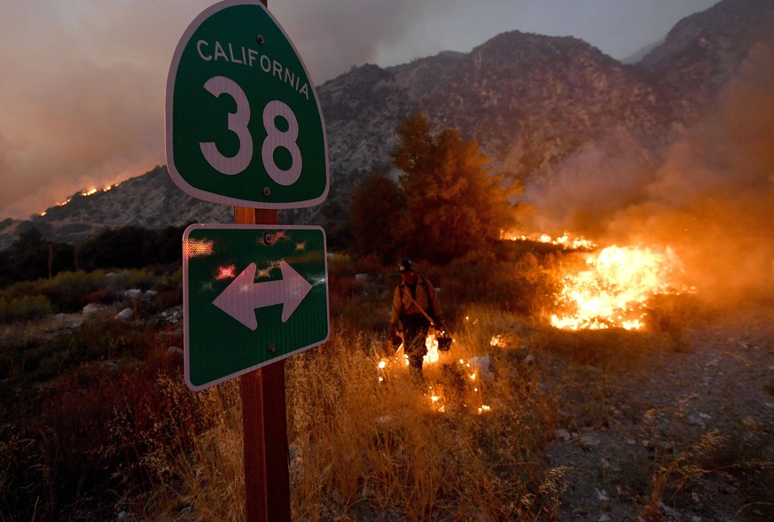 Die Wald - und Buschbrände breiten sich in Kalifornien und anderen US-Bundesstaaten weiter aus.