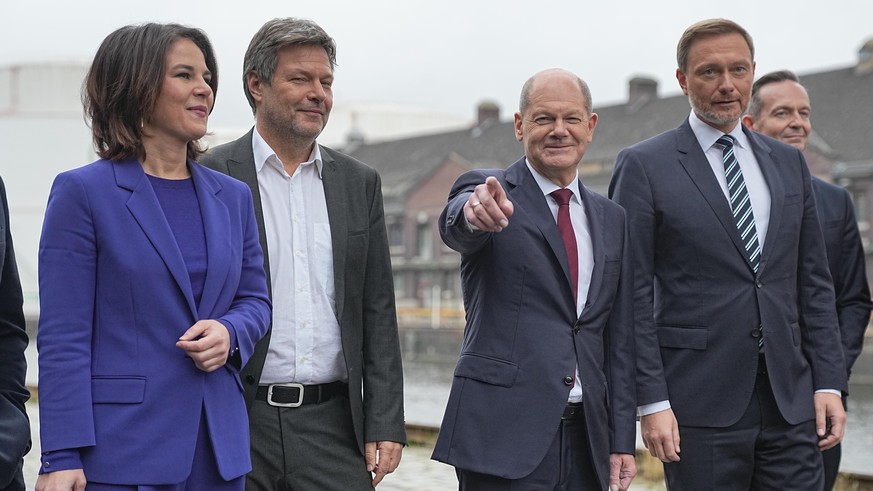 Annalena Baerbock (Grüne, links), Robert Habeck (Grüne), Olaf Scholz (SPD), Christian Lindner (FDP) und Volker Wissing (FDP) bei der Vorstellung des Koalitionsvertrages im November 2021.