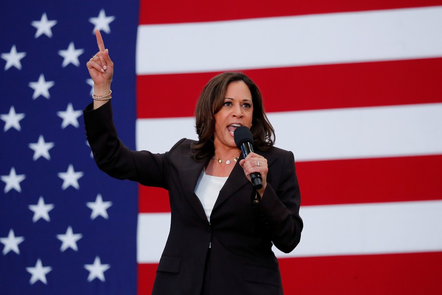 FILE PHOTO: U.S. Senator Kamala Harris holds her first organizing event in Los Angeles as she campaigns in the 2020 Democratic presidential nomination race in Los Angeles, California, U.S., May 19, 20 ...