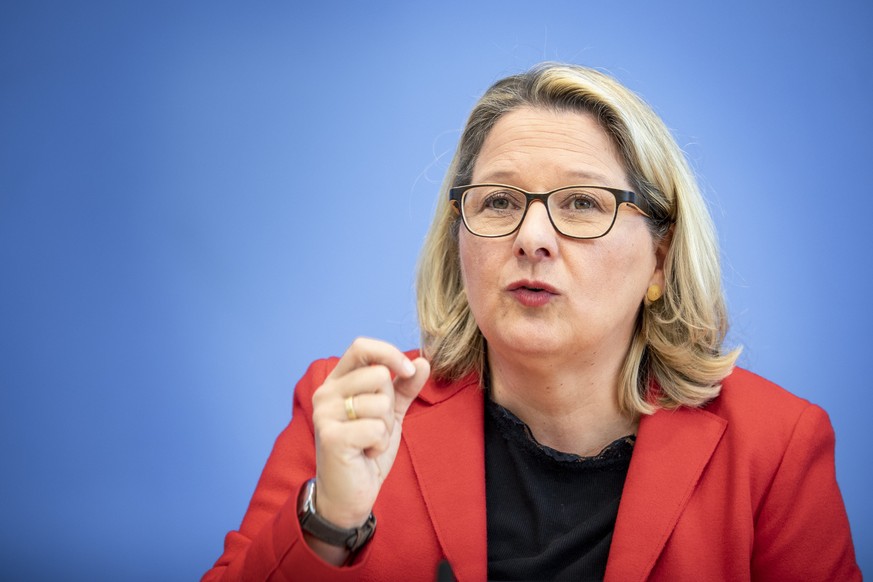 Bundesumweltministerin Svenja Schulze, SPD, aufgenommen waehrend einer Pressekonferenz zum Thema Beschluesse der Bundesregierung zum Klimaschutz in der Bundespressekonferenz. Berlin, 09.10.2019. Berli ...