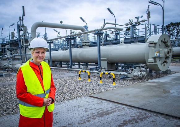 Manuela Schwesig besucht 2020 am Industriehafen Lubmin die Gas-Anlandestation der Ostseepipeline Nord Stream 2.