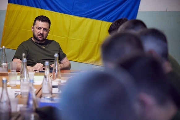 Krieg in der Ukraine. Praesident Volodymyr SELENSKYJ (ZELENSKYY) beuscht die Region um Mykolaiv und Odessa am 18.06.2022 Working trip to the Mykolaiv and Odesa regions Foto:The Presidential Office of  ...