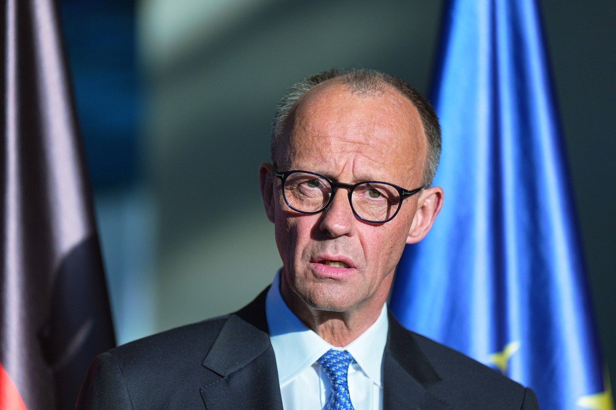 06.05.2025, Berlin: Der neue Bundeskanzler Friedrich Merz (CDU) spricht w�hrend der Amts�bergabe im Kanzleramt. Foto: Michael Kappeler/dpa +++ dpa-Bildfunk +++