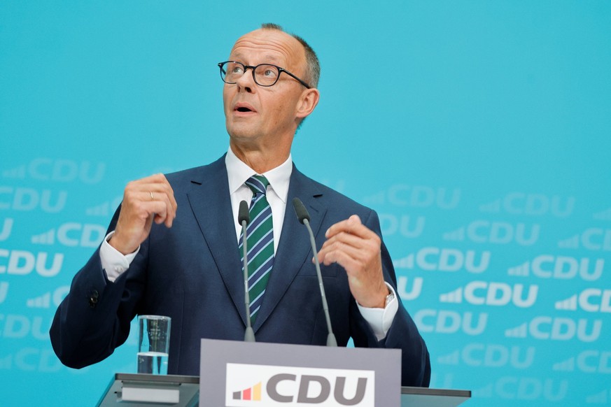 Friedrich Merz MdB, Deutschland, Berlin, Pressekonferenz mit dem Vorsitzenden der CDU Deutschlands Friedrich Merz MdB, dem Generalsekretär der CDU Deutschlands Dr. Carsten Linnemann MdB und dem Spitze ...