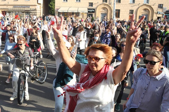Beim Frauenmarsch wurden am Samstag in Minsk 150 Menschen festgenommen.