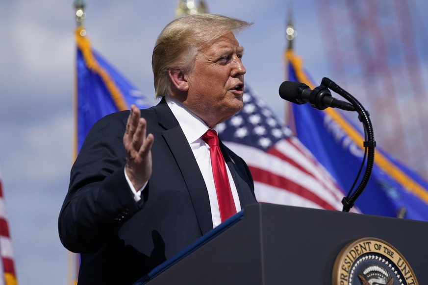 President Donald Trump speaks during a visit to Fincantieri Marinette Marine, Thursday, June 25, 2020, in Marinette, Wis. (AP Photo/Evan Vucci) |