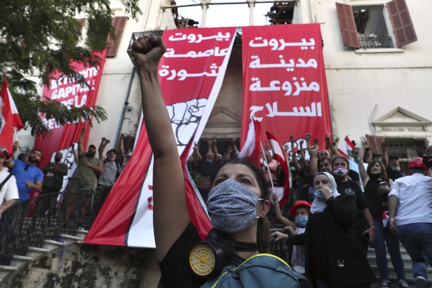 Tausende protestierten nach der Explosion gegen die libanesische Regierung.