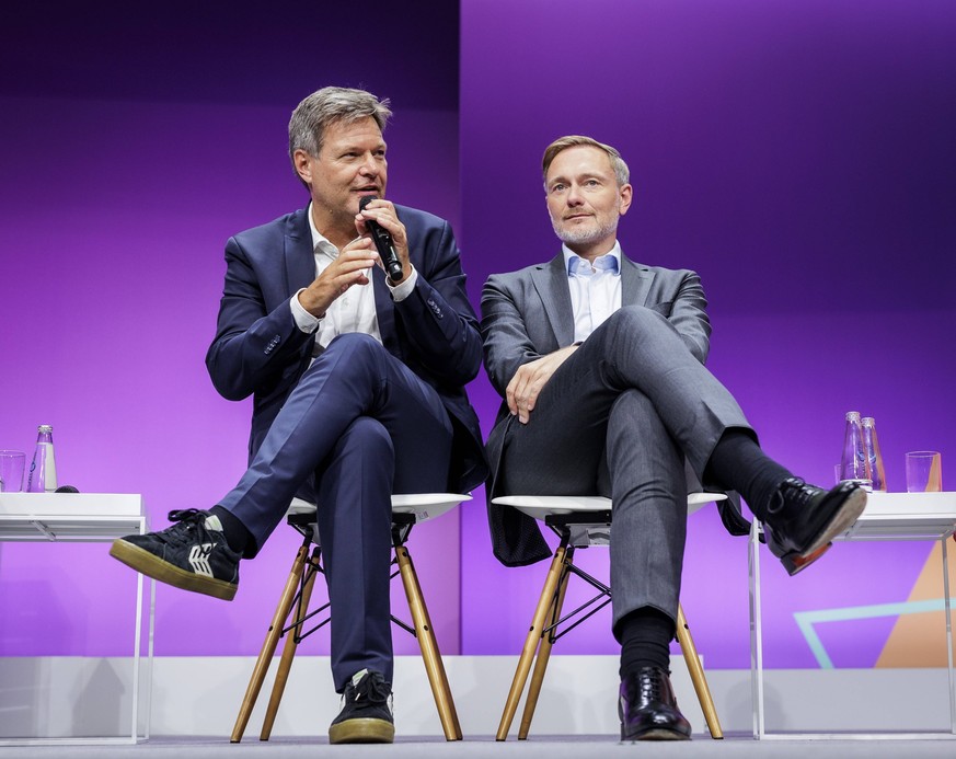 L-R Robert Habeck, Bundesminister fuer Wirtschaft und Klimaschutz und Vizekanzler, und Christian Lindner, Bundesfinanzminister, zu Gast beim Startup Germany Summit 2024 des Bundesministeriums fuer Wir ...