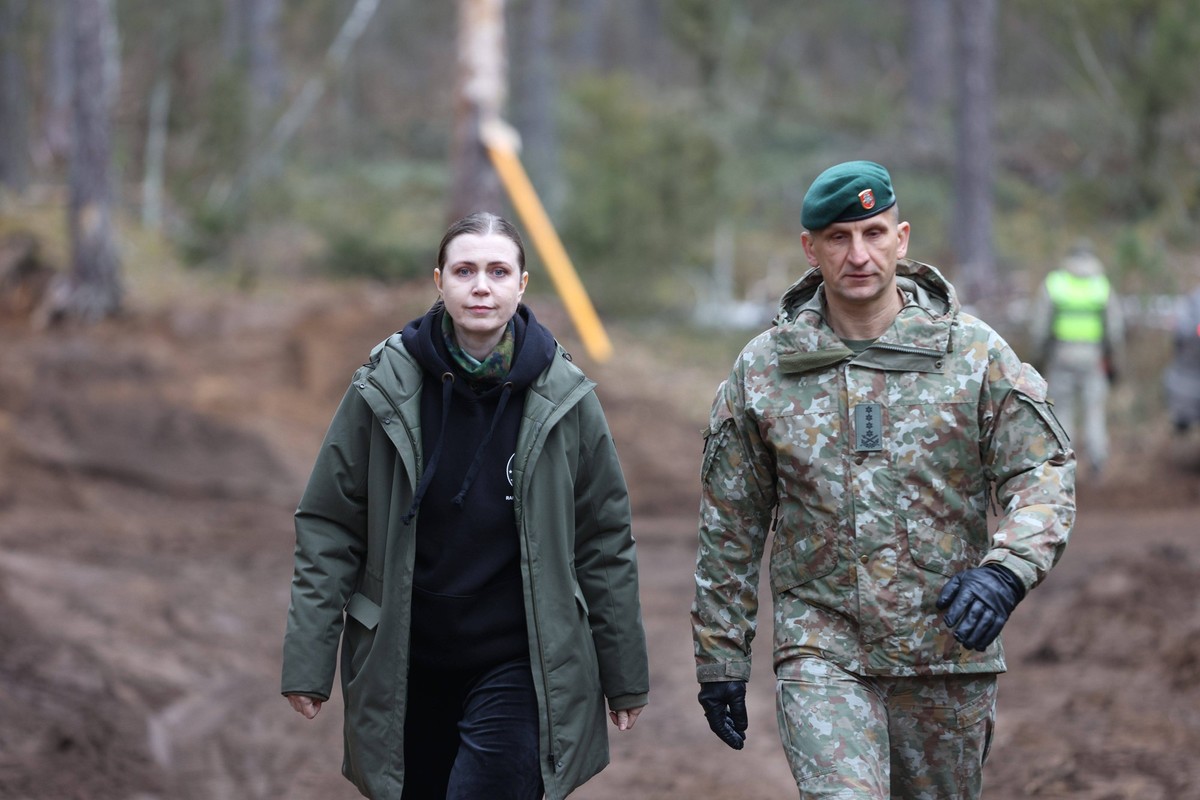 2025-03-28 Pabrade Lithuania. Search and rescue operation is ongoing in a military training area near Pabrade about 40 km North East from capital Vilnius where US M88 Hercules military recovery vehicl ...