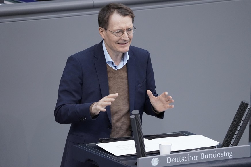 Aktuell,24.03.2022 Berlin, Gesundheitsminister Karl Lauterbach (SPD) im Portrait bei seiner Rede zum Haushalt &#039;Gesundheit&#039; bei der 25. Sitzung des Deutschen Bundestag in Berlin