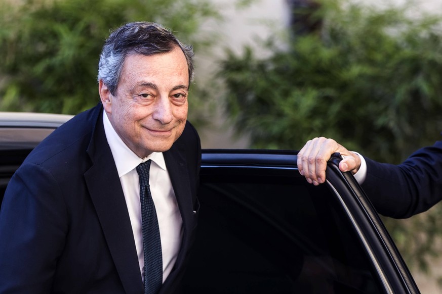 July 15, 2022, Rome, Italia: Italian Prime Minister Mario Draghi arrives to pay his respects to Italian journalist Eugenio Scalfari as the coffin lies in state at the City Hall in Rome, Italy, 15 July ...