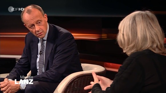 Friedrich Merz (l.) muss sich an diesem Abend auch die Fragen von Alice Schwarzer (r.) gefallen lassen.