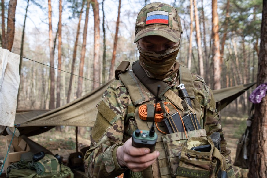 Ukraine-Konflikt, Russische Soldaten in ihren Stellungen bei Kreminna, UKR RUSSIA, LUGANSK PEOPLE S REPUBLIC - MARCH 17, 2023: A member of the BARS-13 Russky Mir volunteer battalion of the Russian Arm ...