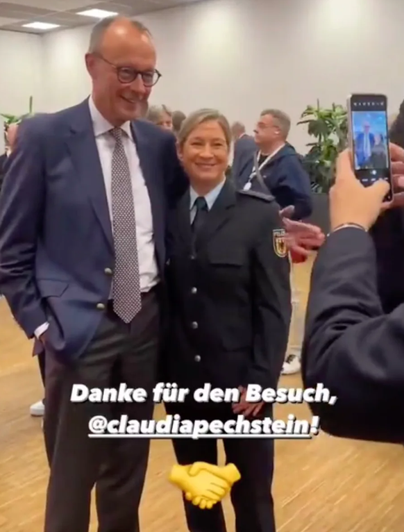 CDU-Chef Friedrich Merz freute sich sichtlich über den Besuch von Claudia Pechstein beim CDU-Konvent.