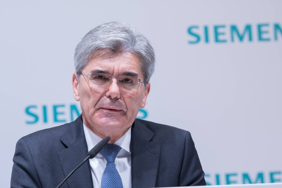 Muenchen, Germany, 09.11.2017, Jahrespressekonferenz 2017 Siemens AG, Vorstandsvorsitzender und CEO Joe Kaeser DeFodi527 *** Munich Germany 09 11 2017 Annual press conference 2017 Siemens AG CEO and C ...