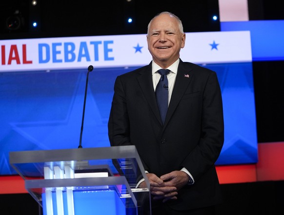 News: CBS News Vice Presidential Debate Oct 1, 2024 New York, NY, USA Democrat Tim Walz prior to the CBS News vice presidential debate moderated by CBS Evening News anchor and managing editor Norah OD ...