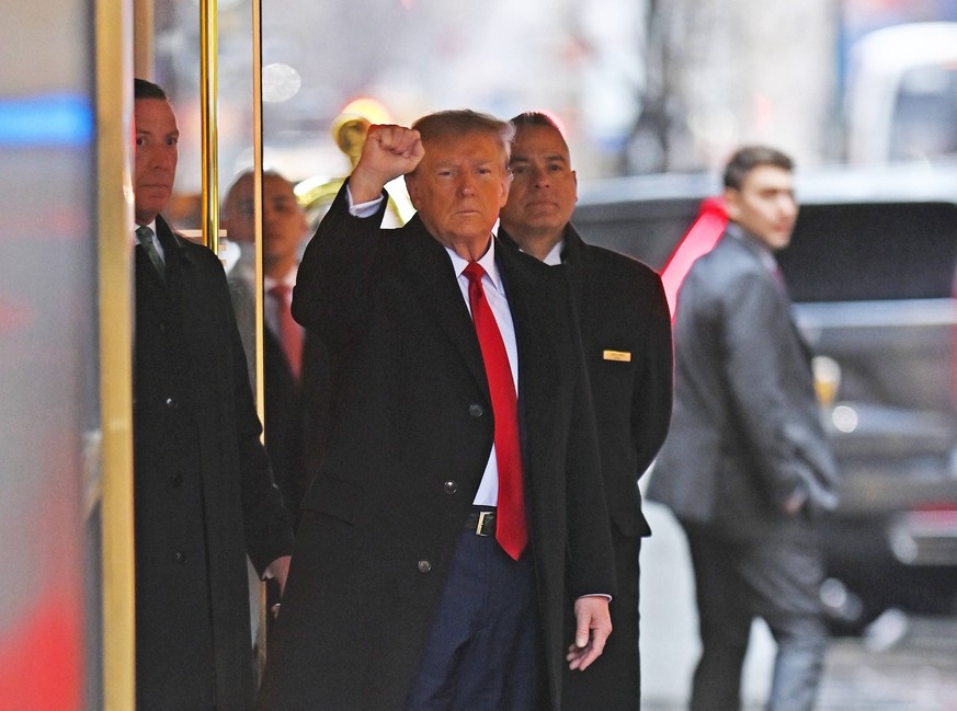 January 26, 2024, New York, New York, USA: Former President Donald Trump leaves Trump Tower on Fifth Avenue on his way to Federal Court for the ongoing defamation trial brought by E.Jean Carroll in lo ...