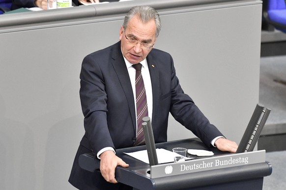 Paul Lehrieder in der 230. Sitzung des Deutschen Bundestages im Reichstagsgebäude. Berlin, 20.05.2021 *** Paul Lehrieder at the 230th session of the German Bundestag in the Reichstag building Berlin, ...