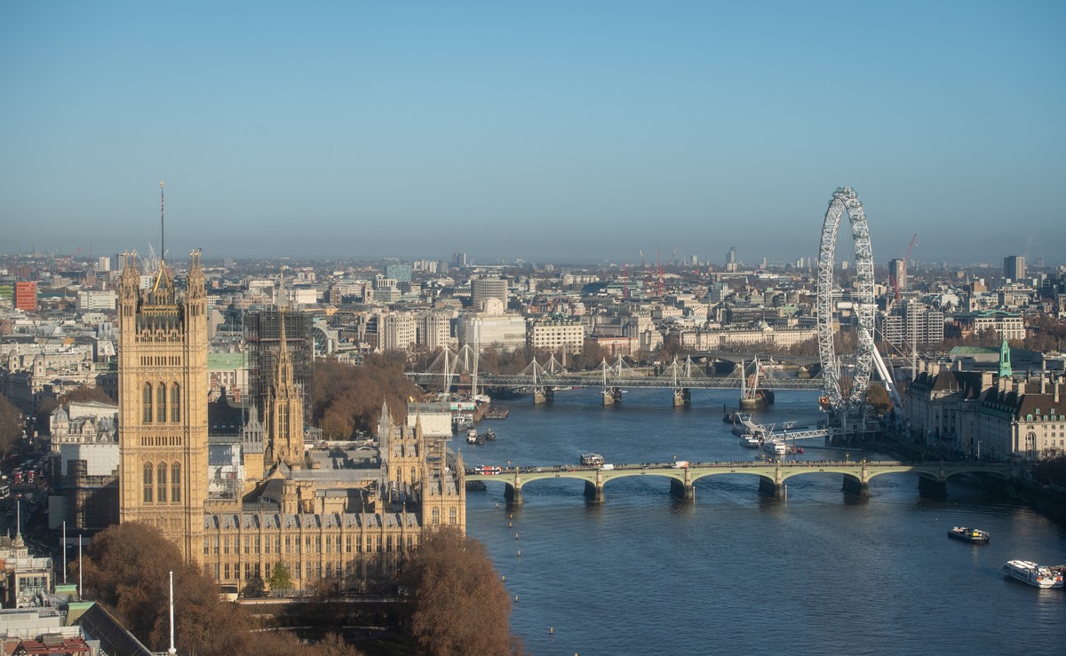 London city skyline. General view of the Houses of Parliament (left), Westminster Bridge (centre) and the London Eye (right). Picture date: Friday November 29, 2019. Photo credit should read: Dominic ...