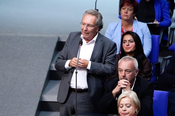 Linken-Politiker Klaus Ernst provozierte bei der Haushaltsdebatte am Donnerstag im Bundestag.