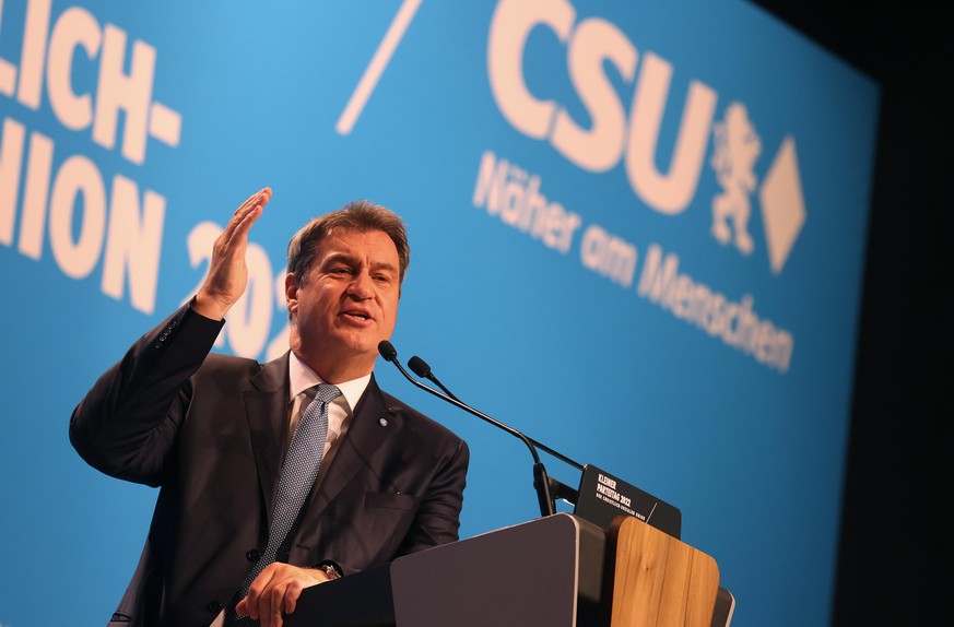 Markus Söder teilt auf einem kleinen CSU-Parteitag in Würzburg gegen Scholz und die Ampel-Koalition aus.