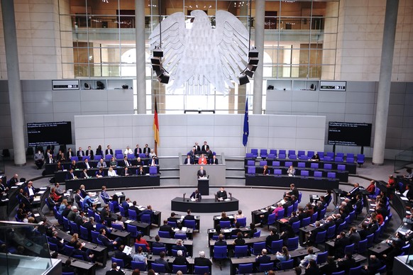 19.05.2022, Berlin: Bundeskanzler Olaf Scholz (SPD) gibt im Bundestag eine Regierungserklärung zum bevorstehenden EU-Gipfel ab. Foto: Kay Nietfeld/dpa +++ dpa-Bildfunk +++