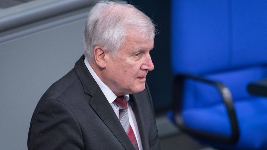 Berlin, Plenarsitzung im Bundestag Deutschland, Berlin - 05.11.2020: Im Bild ist Horst Seehofer Bundesministerium des Innern, CSU w