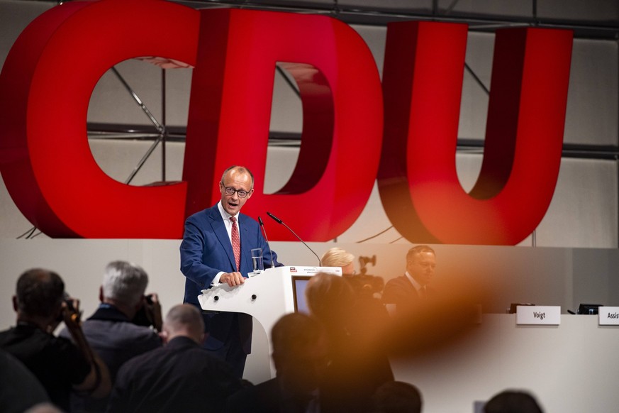Friedrich Merz lässt sich auf dem CDU-Parteitag feiern.