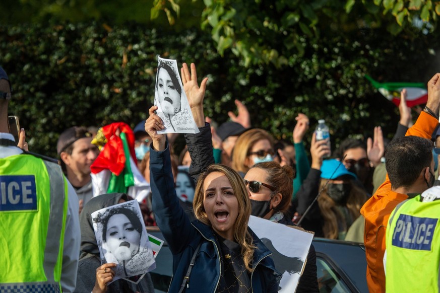 September 25, 2022, London, England, United Kingdom: Protesters stage a demonstration outside Iranian embassy in London for Mahsa Amini who was killed by morality police in Iran after being detained f ...